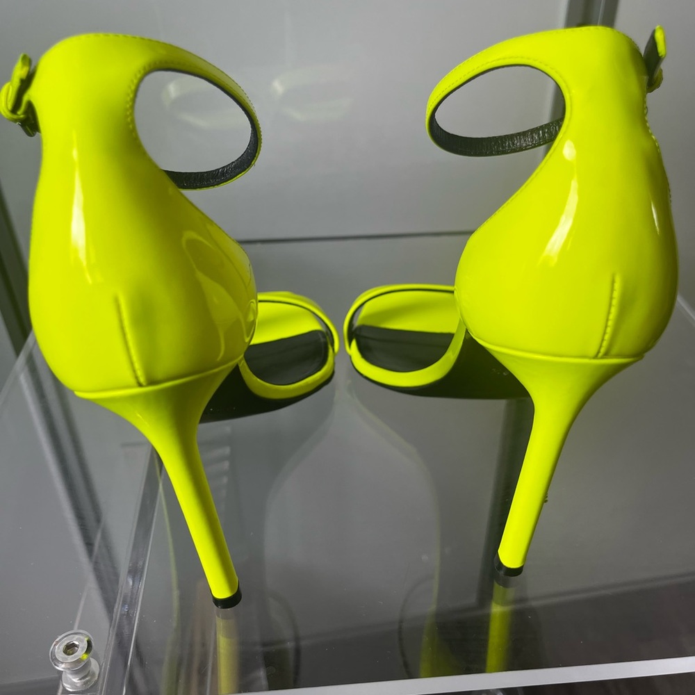 Saint Laurent Yellow Patent Leather Sandals - Picture 6 of 8